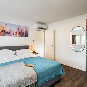 Urban Island I Riverside Viyana