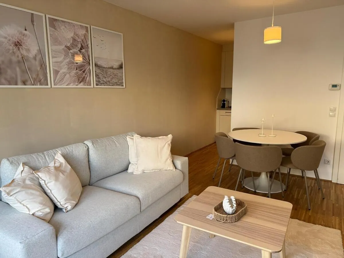 2Br, Balcony, Central, Danube, U6 & S-Bahn - Axara Housing Brn 38 비엔나 아파트