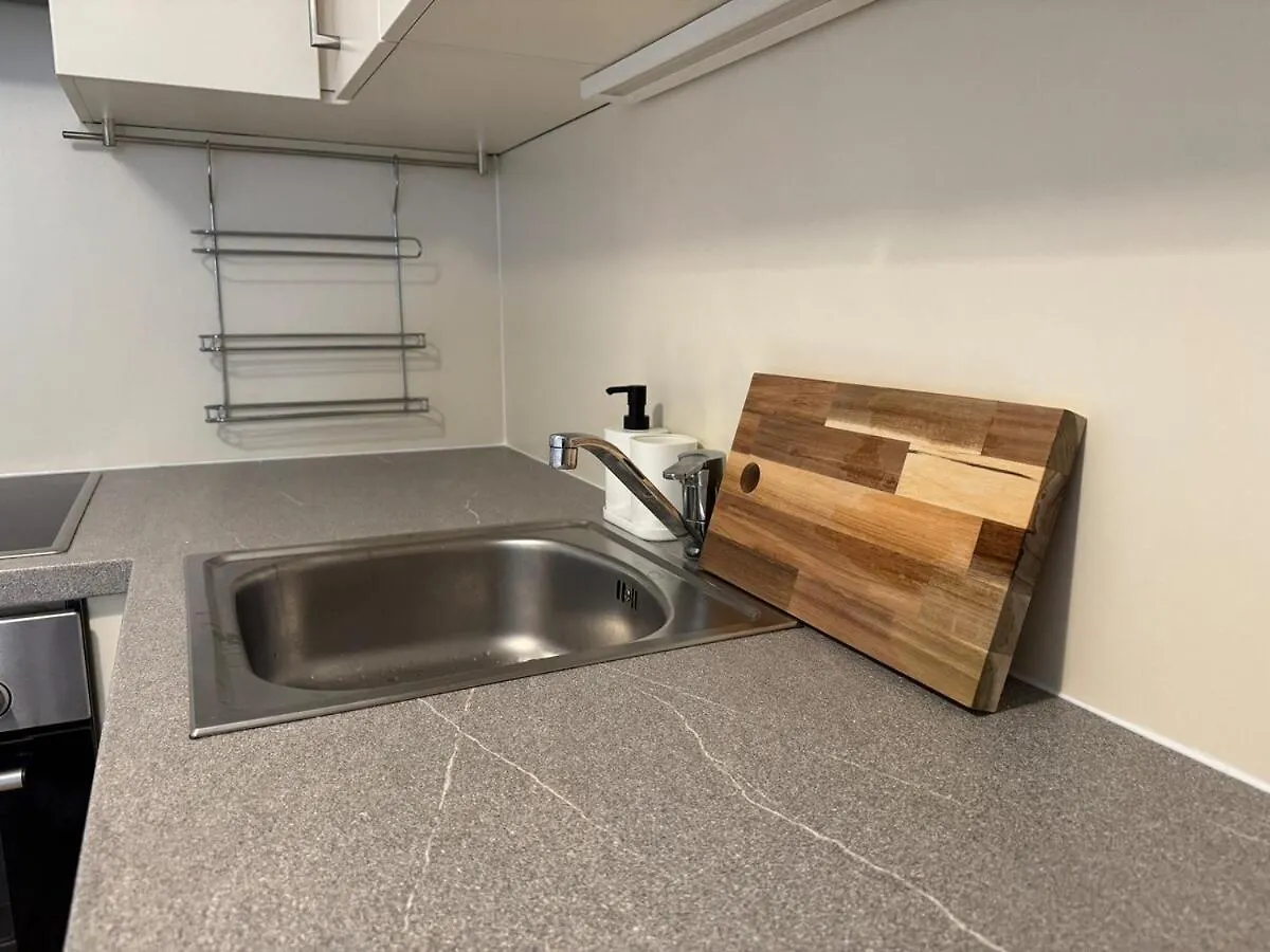 2Br, Balcony, Central, Danube, U6 & S-Bahn - Axara Housing Brn 38 Wien 0*,  Österrike